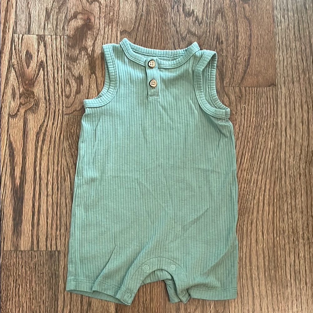 Cat & Jack Green Ribbed One Piece. 3-6M